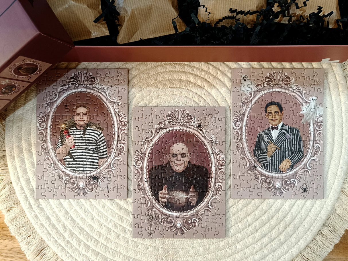 Famille Addams - 8 minis casse-têtes de 99 pièces