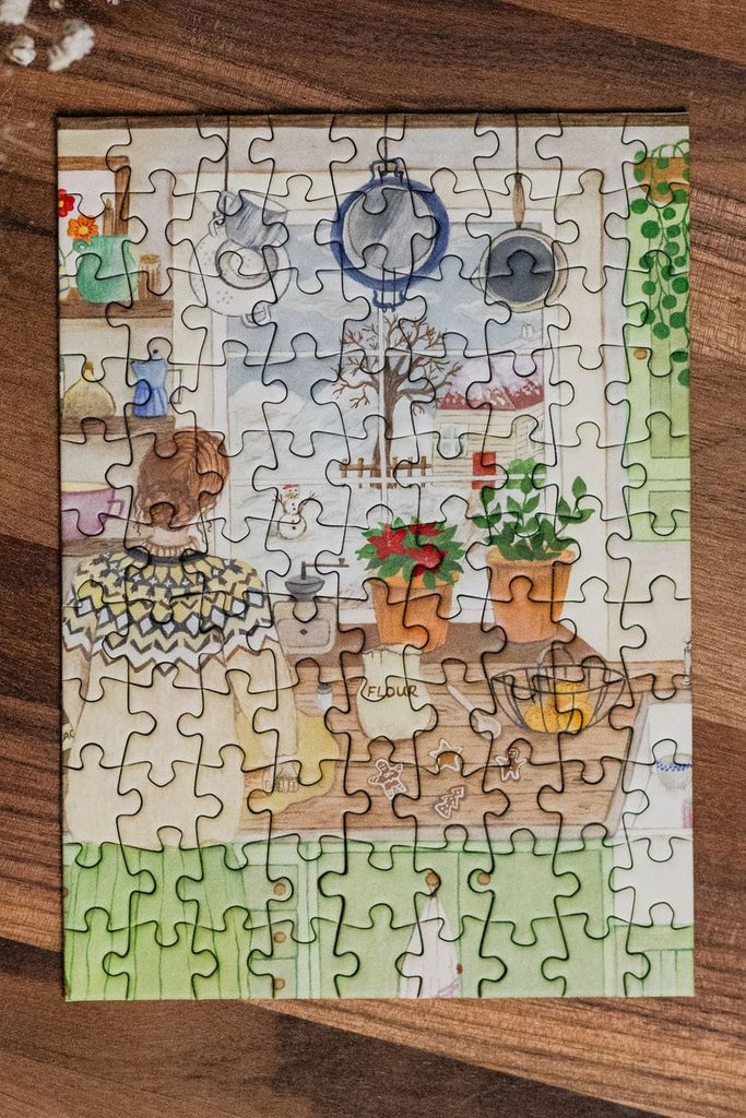 Famille Addams 8 X 99 mini-Piece Puzzle by La Fabrique à Puzzles