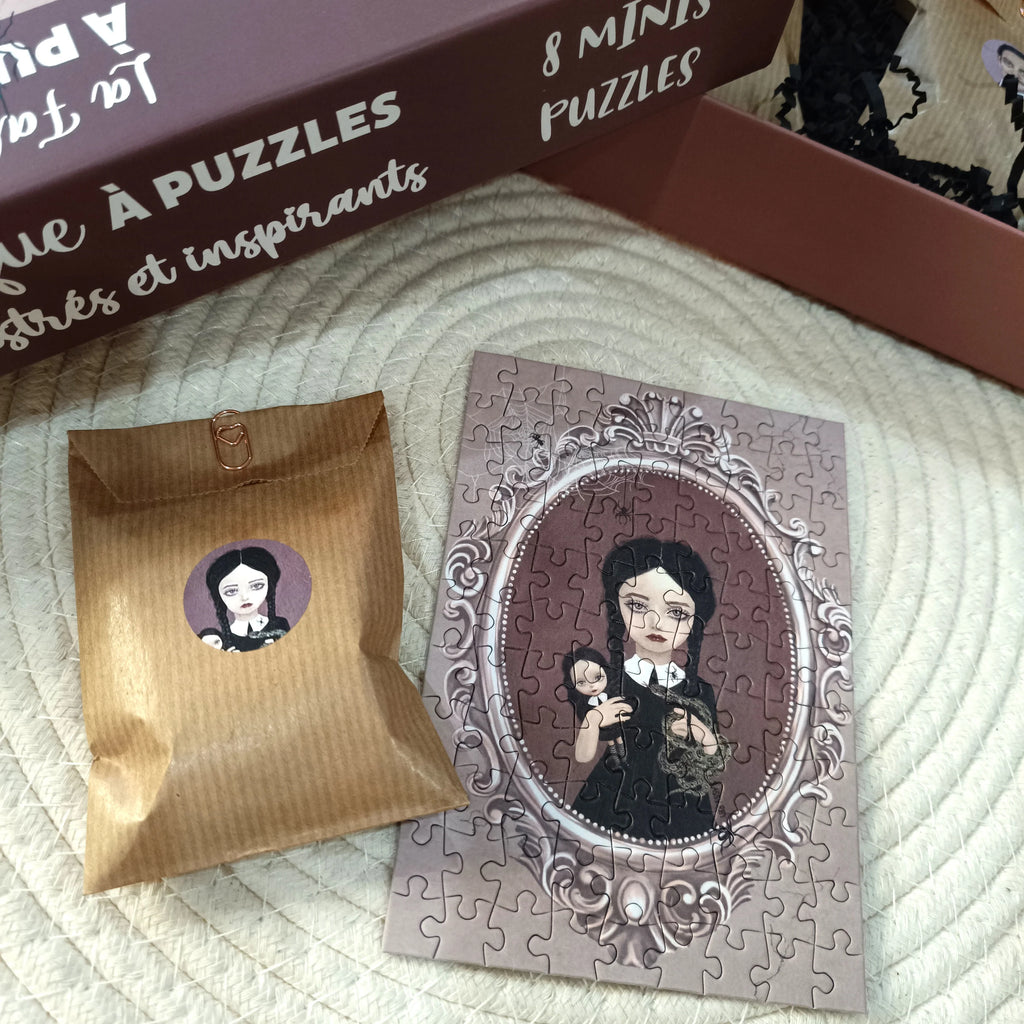 Famille Addams 8 mini x 99 Piece Puzzles